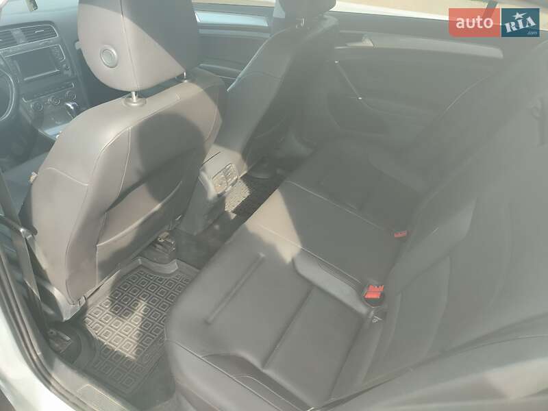 Хэтчбек Volkswagen e-Golf 2015 в Бахмаче