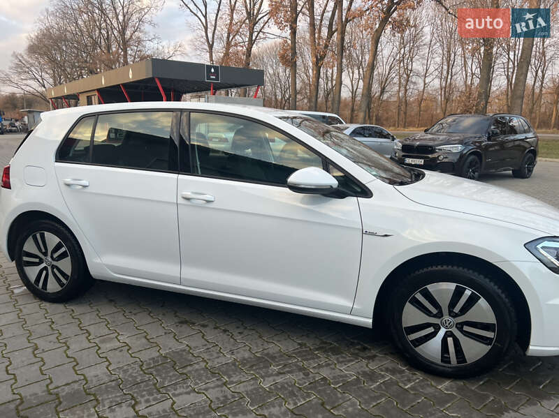Хэтчбек Volkswagen e-Golf 2020 в Новоселице