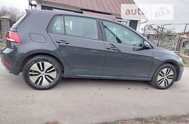 Хэтчбек Volkswagen e-Golf 2020 в Хотине