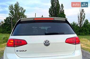 Хэтчбек Volkswagen e-Golf 2015 в Ивано-Франковске