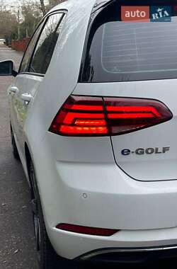 Хэтчбек Volkswagen e-Golf 2017 в 
