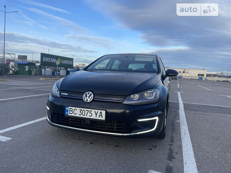 Хэтчбек Volkswagen e-Golf 2014 в Львове