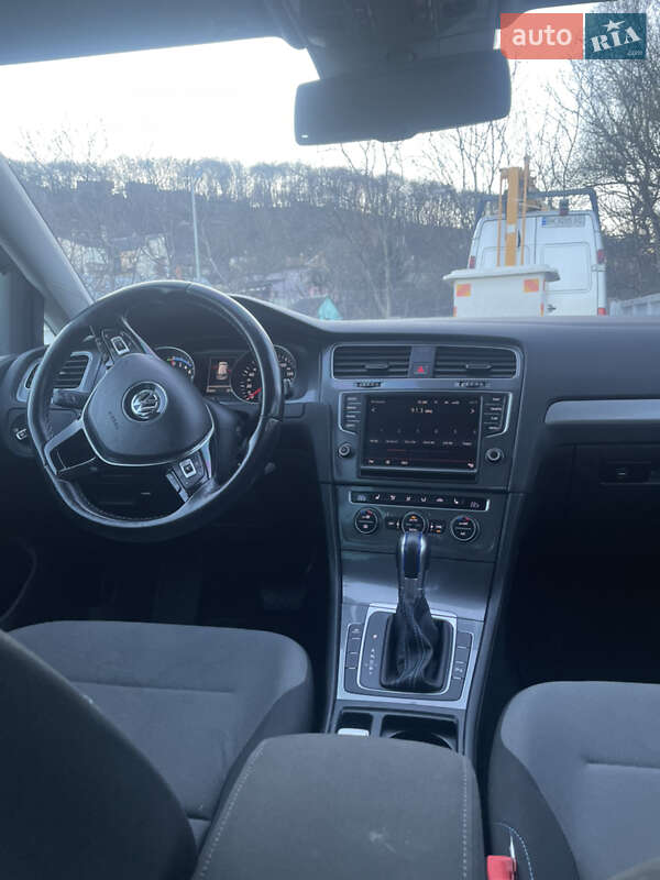 Хэтчбек Volkswagen e-Golf 2015 в Черновцах фото 8 Хэтчбек Volkswagen e-Golf 2015 в Черновцах