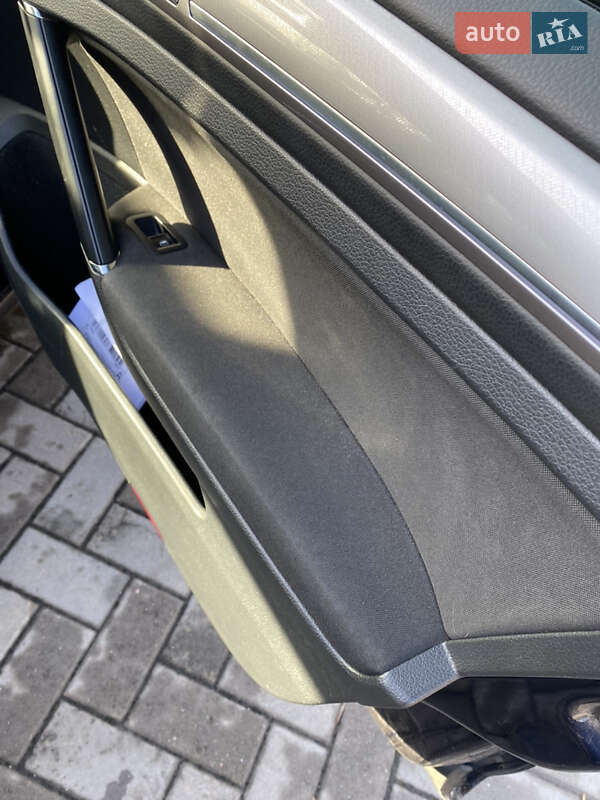 Хетчбек Volkswagen e-Golf 2015 в Кам'янці