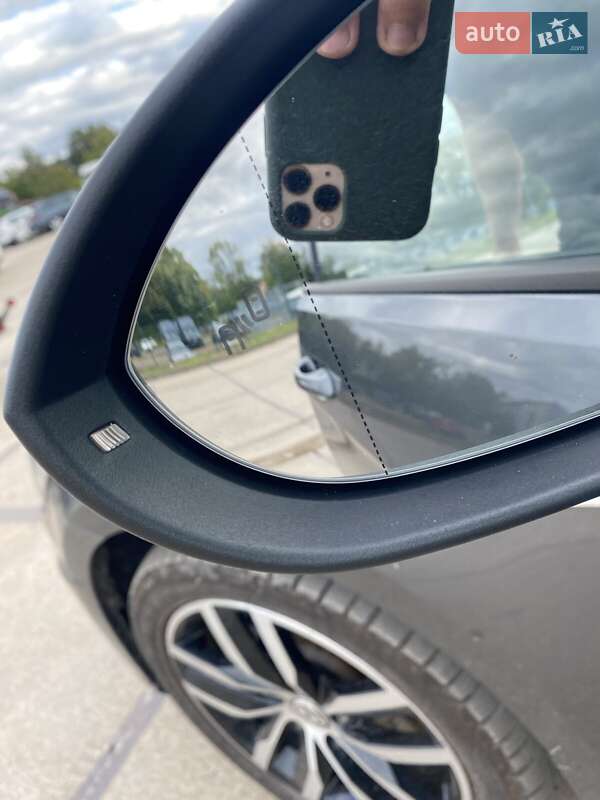 Хетчбек Volkswagen e-Golf 2019 в Ужгороді