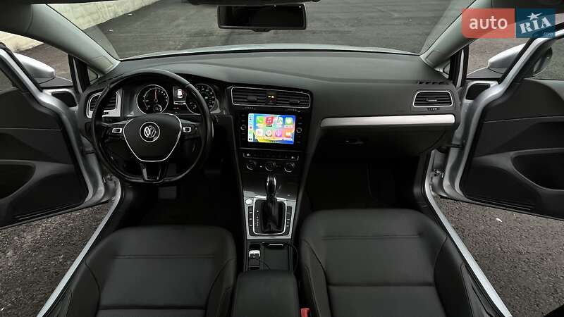 Хэтчбек Volkswagen e-Golf 2015 в Львове