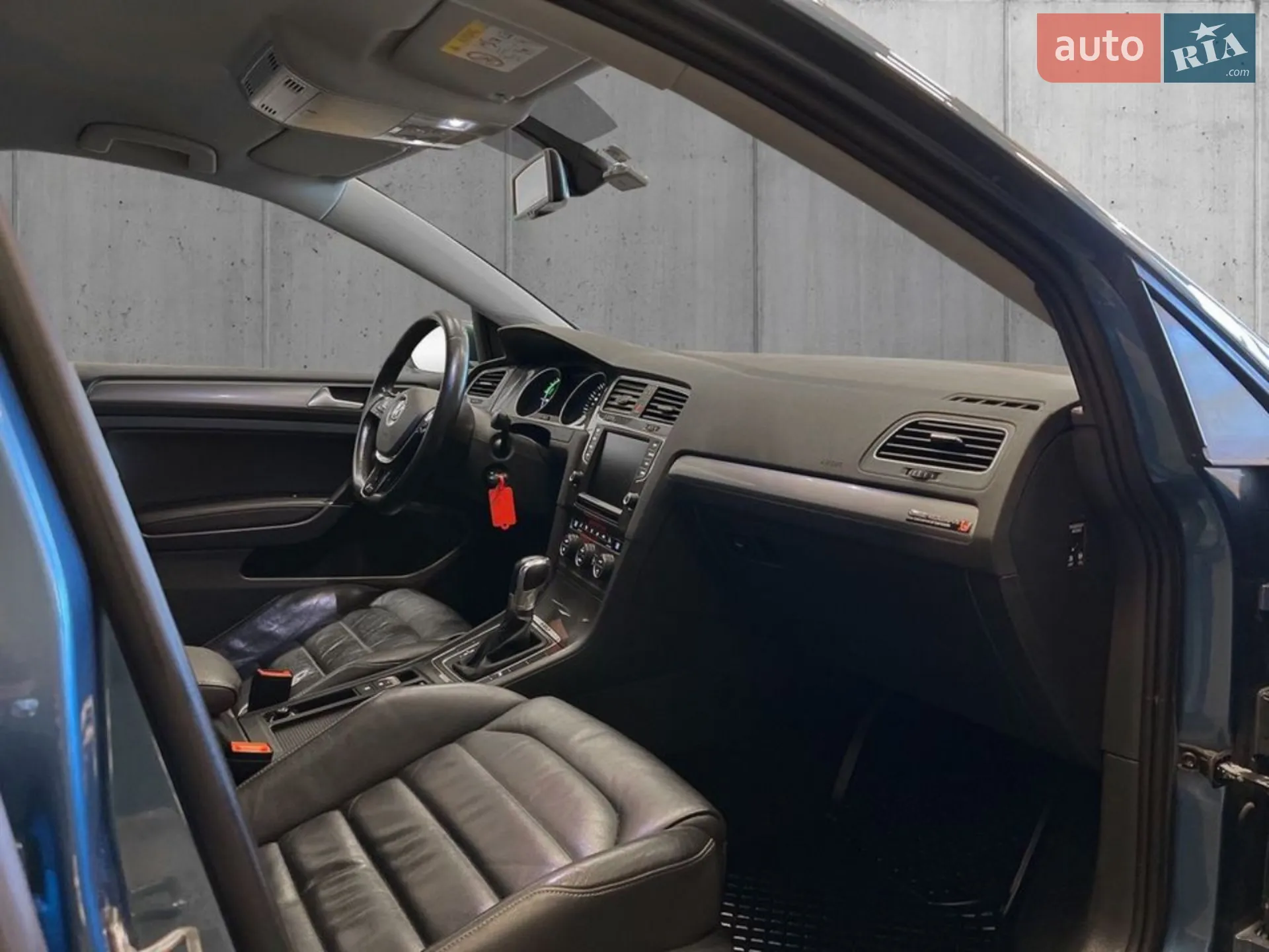 Volkswagen e-Golf 2015 VIN WVWZZZAUZFW912034 фото оголошення 27 з 32