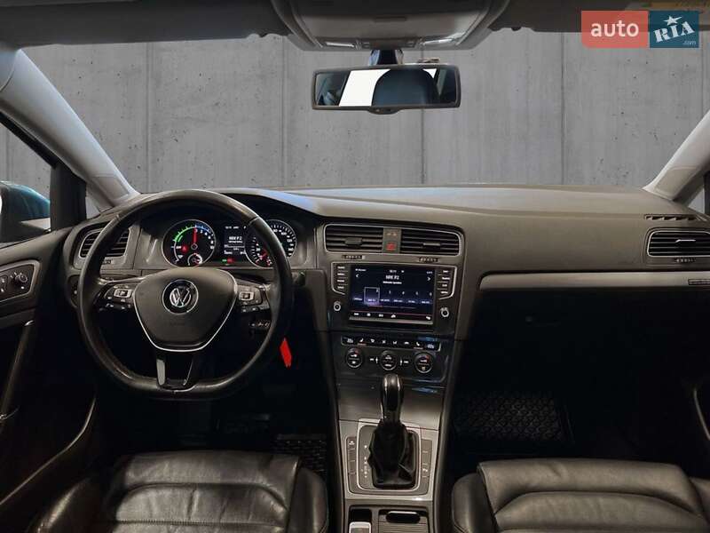 Хетчбек Volkswagen e-Golf 2015 в Львові