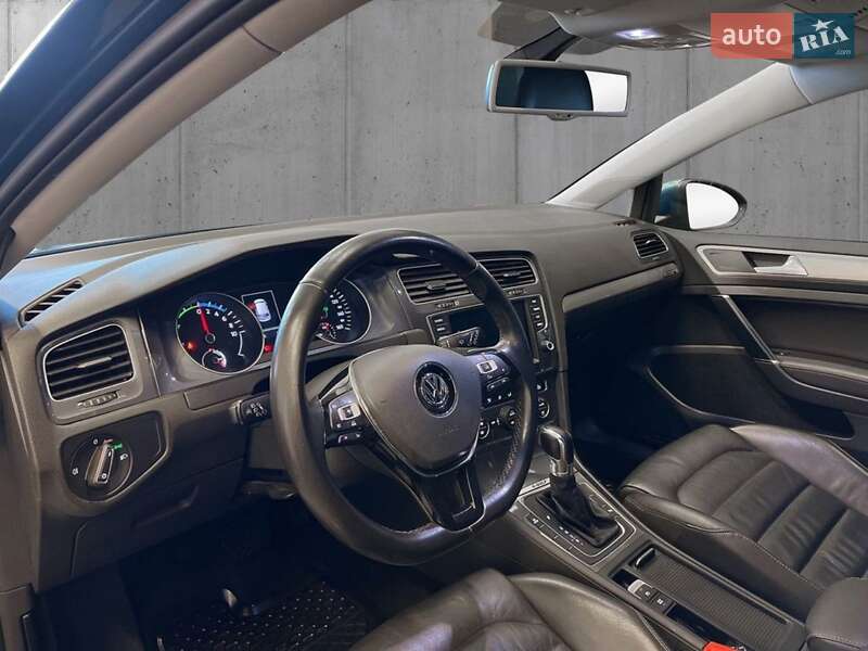 Хетчбек Volkswagen e-Golf 2015 в Львові