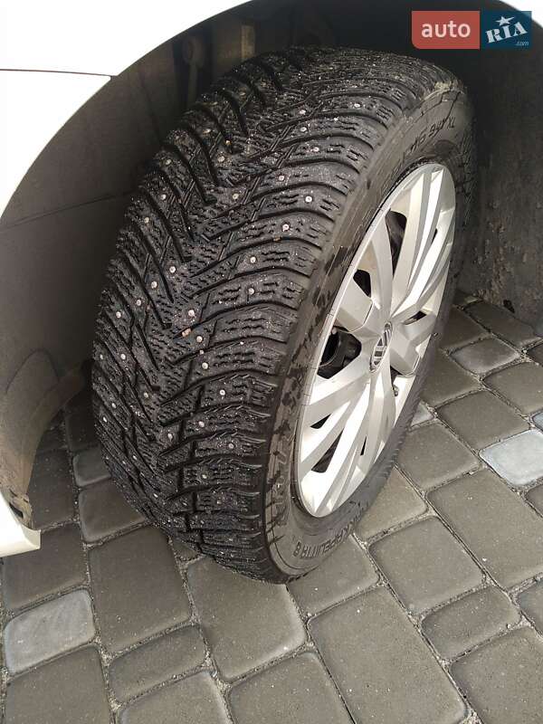 Хетчбек Volkswagen e-Golf 2015 в Рівному