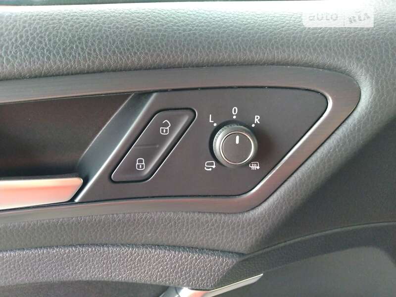 Хэтчбек Volkswagen e-Golf 2018 в Хмельницком