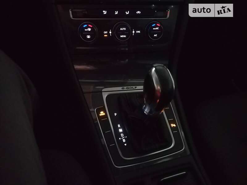 Хэтчбек Volkswagen e-Golf 2018 в Хмельницком