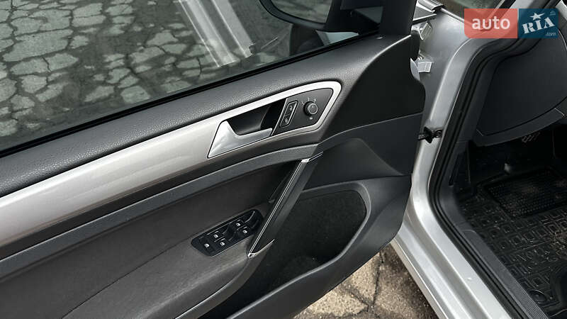Хетчбек Volkswagen e-Golf 2015 в Вінниці