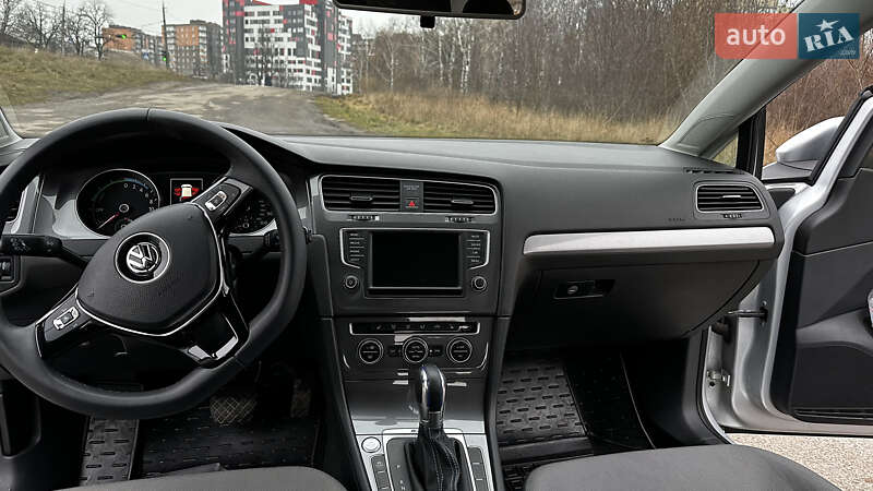 Хетчбек Volkswagen e-Golf 2015 в Вінниці