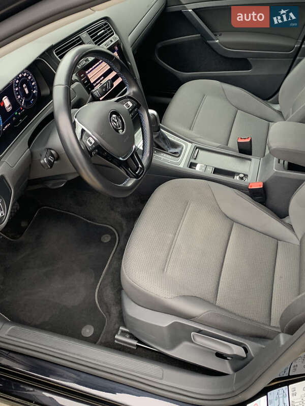 Хетчбек Volkswagen e-Golf 2020 в Києві