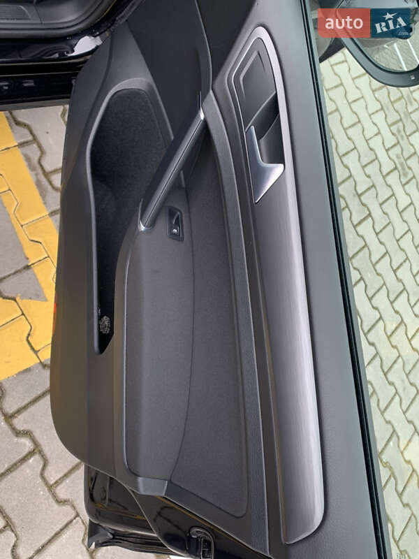 Хетчбек Volkswagen e-Golf 2020 в Києві