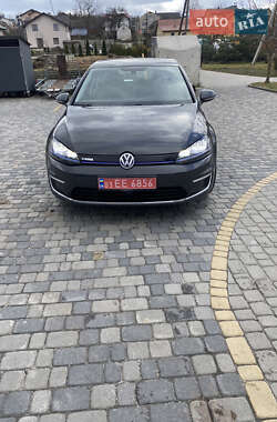 Хетчбек Volkswagen e-Golf 2015 в 