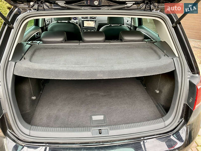 Хетчбек Volkswagen e-Golf 2018 в Рівному