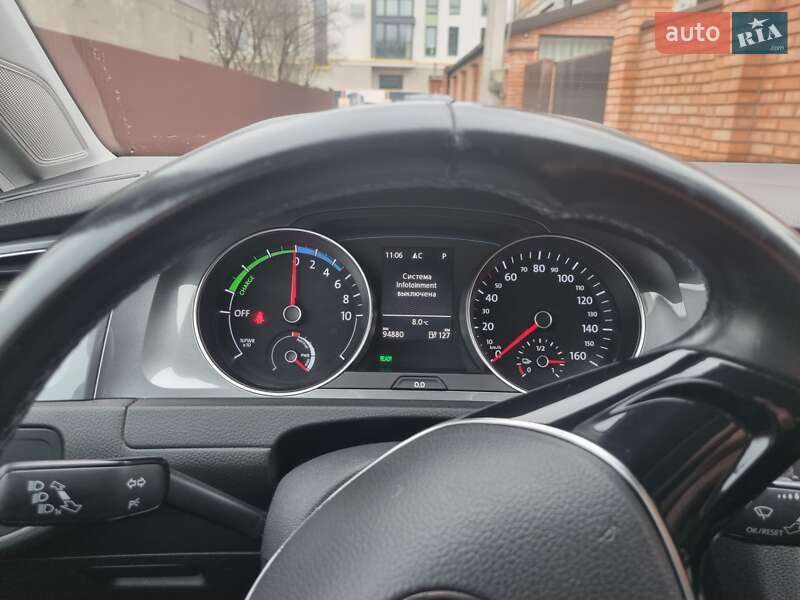 Хэтчбек Volkswagen e-Golf 2016 в Львове