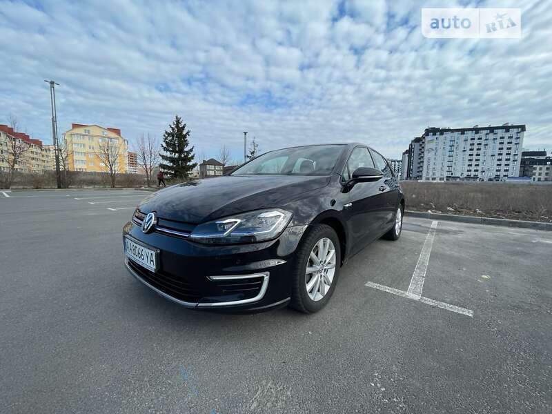 Хетчбек Volkswagen e-Golf 2019 в Києві