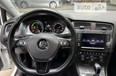 Хэтчбек Volkswagen e-Golf 2014 в Владимир-Волынском