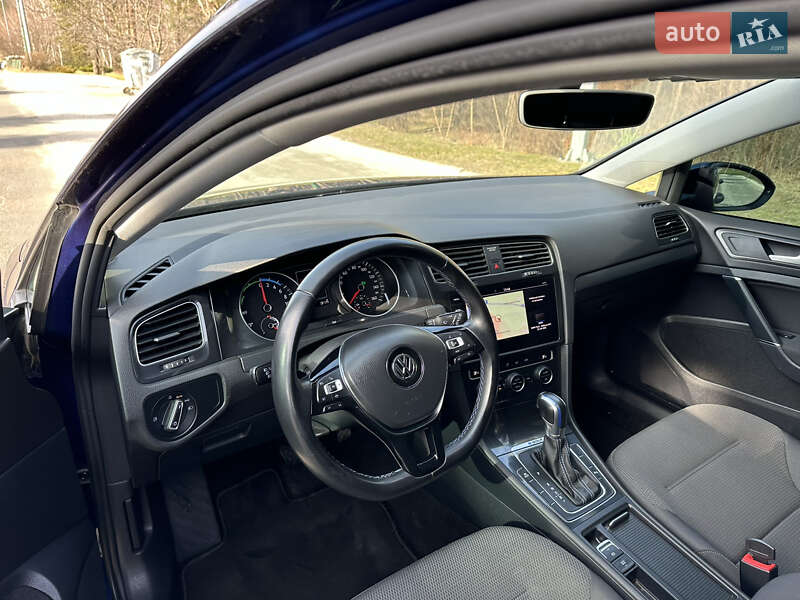 Хэтчбек Volkswagen e-Golf 2018 в Киеве фото 8 Хэтчбек Volkswagen e-Golf 2018 в Киеве