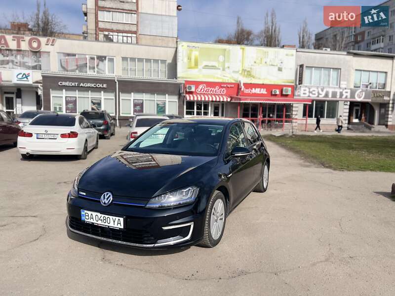 Хэтчбек Volkswagen e-Golf 2015 в Кропивницком