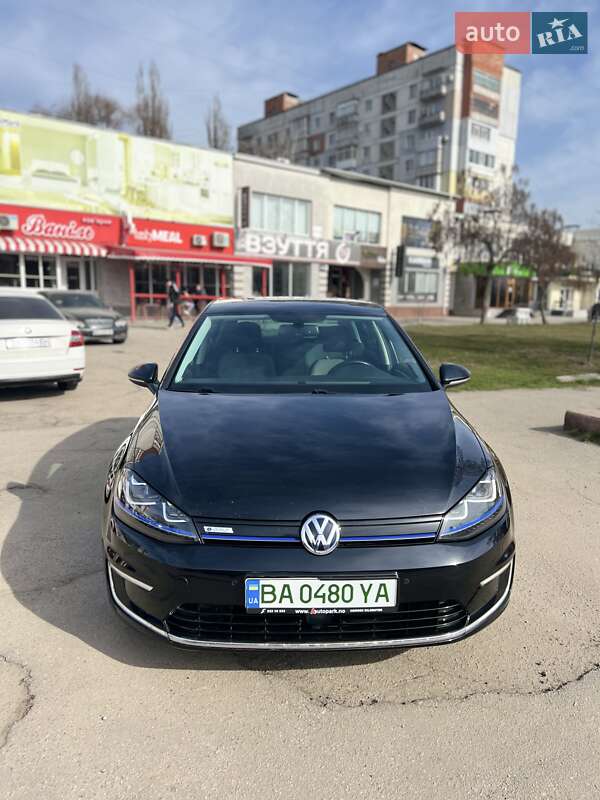 Хэтчбек Volkswagen e-Golf 2015 в Кропивницком