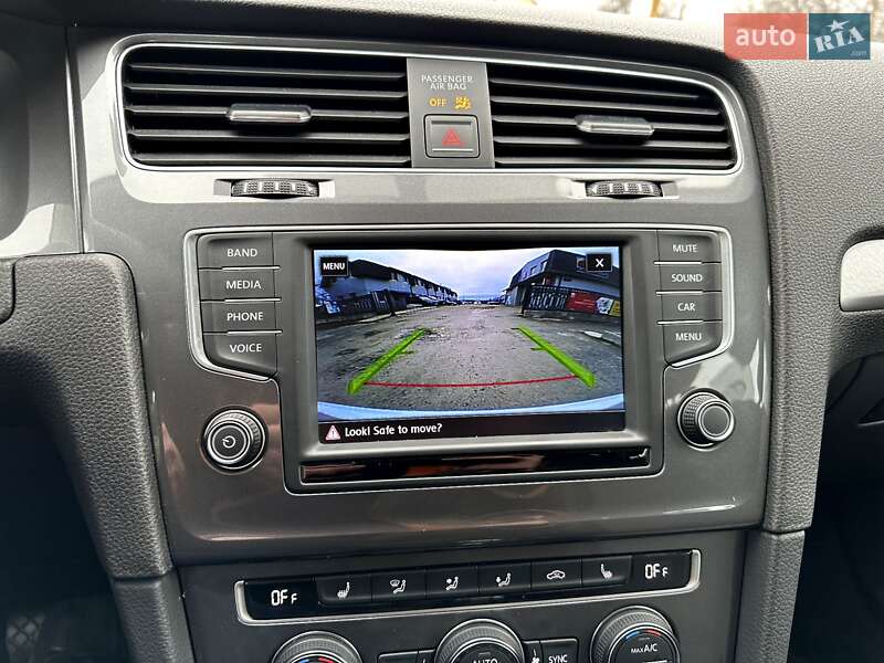 Хэтчбек Volkswagen e-Golf 2016 в Хороле фото 25 Хэтчбек Volkswagen e-Golf 2016 в Хороле