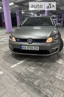 Хетчбек Volkswagen e-Golf 2016 в Києві