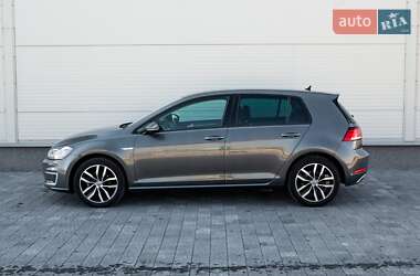 Хетчбек Volkswagen e-Golf 2018 в 