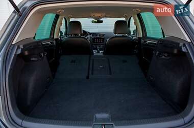 Хетчбек Volkswagen e-Golf 2018 в 