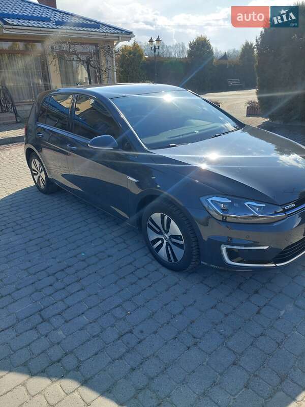 Хэтчбек Volkswagen e-Golf 2018 в Долине