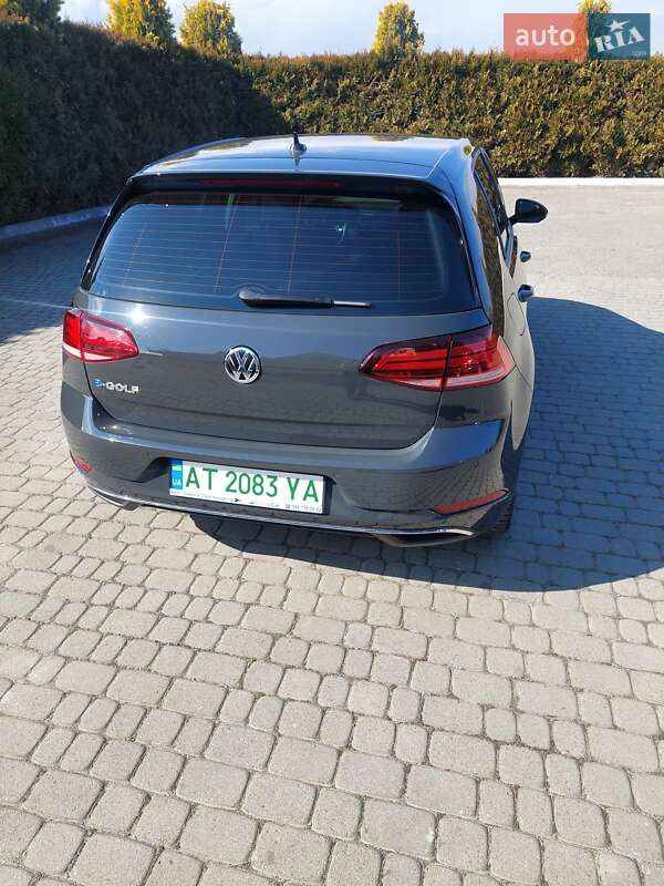 Хэтчбек Volkswagen e-Golf 2018 в Долине