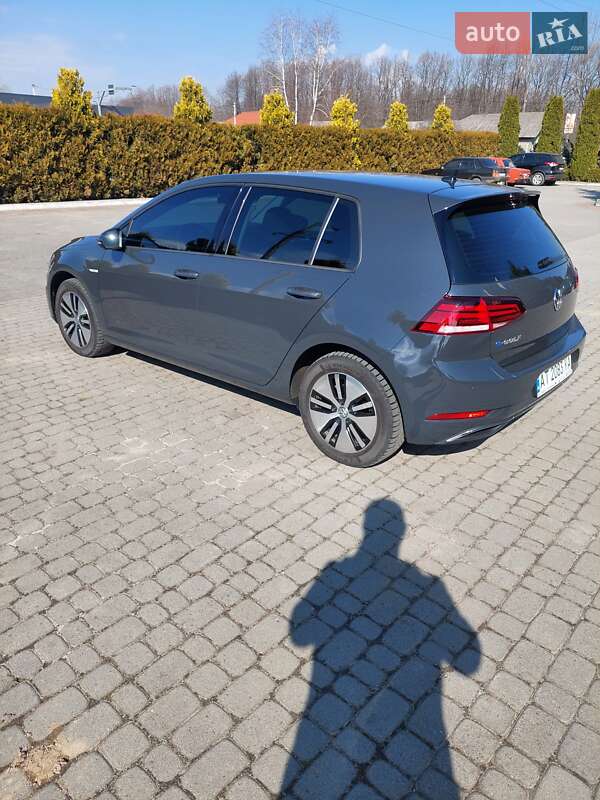 Хэтчбек Volkswagen e-Golf 2018 в Долине