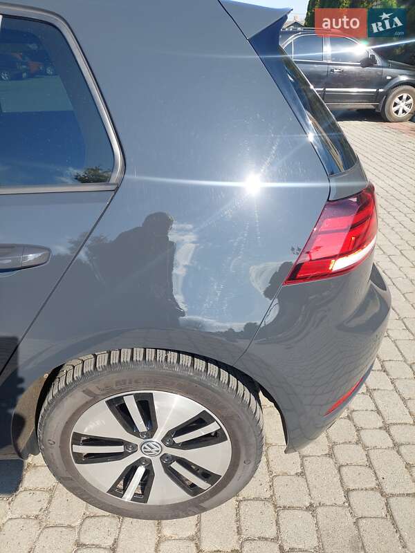Хэтчбек Volkswagen e-Golf 2018 в Долине