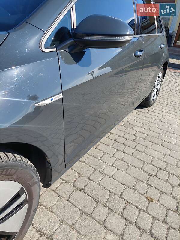 Хэтчбек Volkswagen e-Golf 2018 в Долине