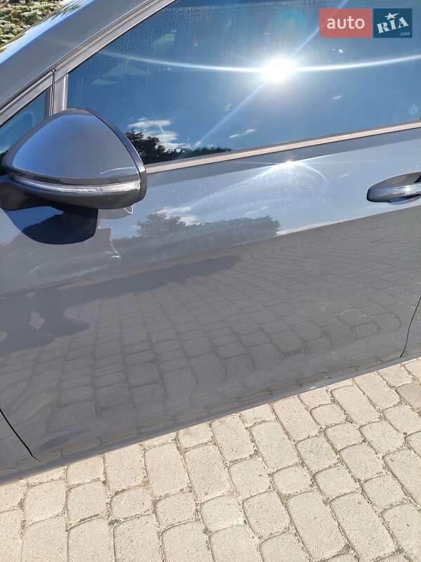 Хэтчбек Volkswagen e-Golf 2018 в Долине