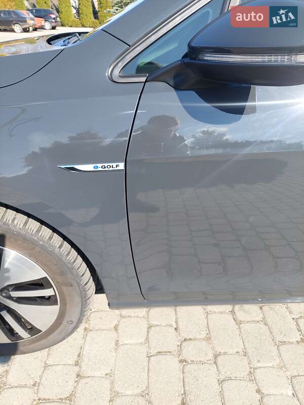 Хэтчбек Volkswagen e-Golf 2018 в Долине