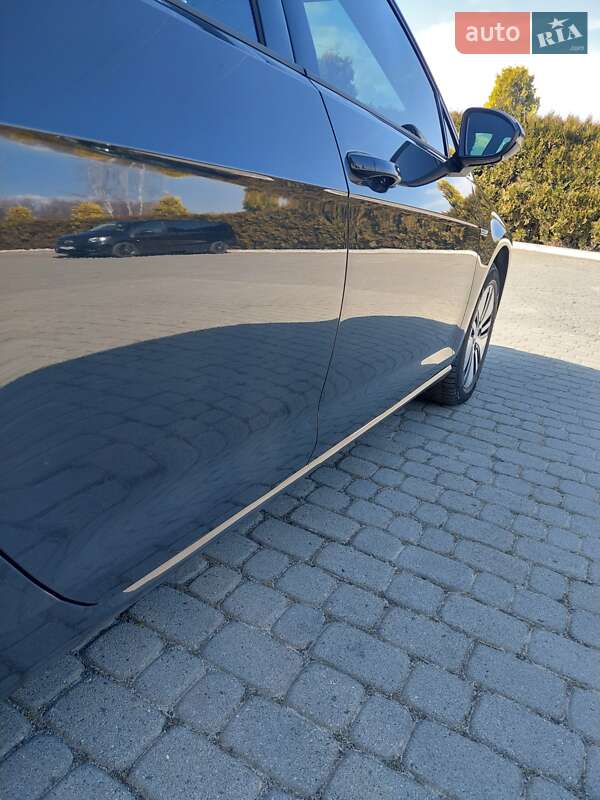 Хэтчбек Volkswagen e-Golf 2018 в Долине