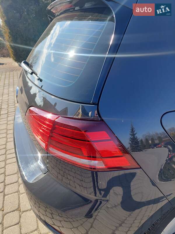 Хэтчбек Volkswagen e-Golf 2018 в Долине