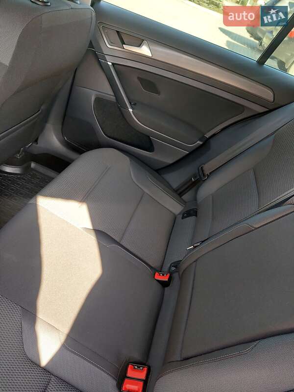 Хэтчбек Volkswagen e-Golf 2018 в Долине