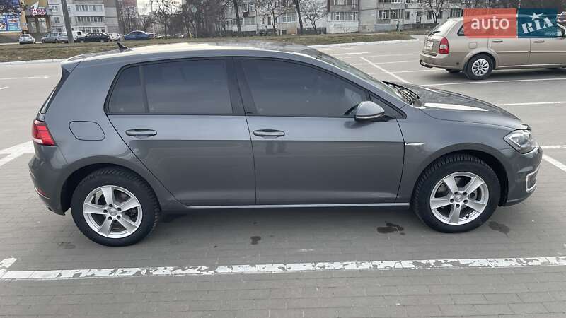 Хетчбек Volkswagen e-Golf 2018 в Сумах