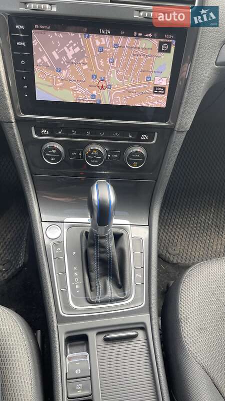Хетчбек Volkswagen e-Golf 2018 в Сумах