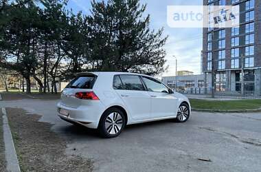 Хетчбек Volkswagen e-Golf 2014 в Дніпрі