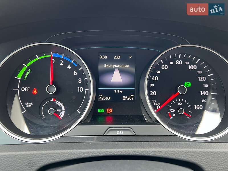 Хетчбек Volkswagen e-Golf 2018 в Києві