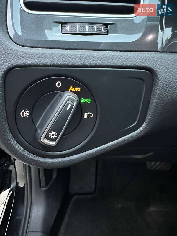 Хетчбек Volkswagen e-Golf 2018 в Києві