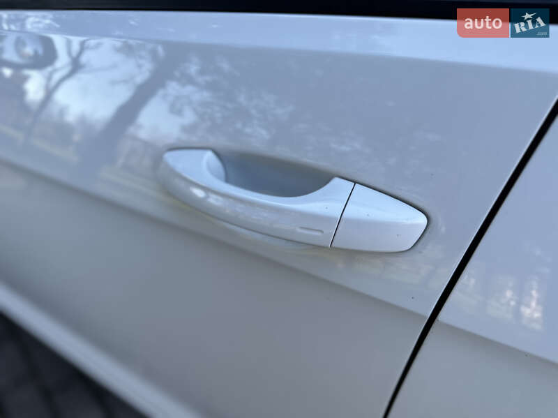 Хетчбек Volkswagen e-Golf 2015 в Дрогобичі