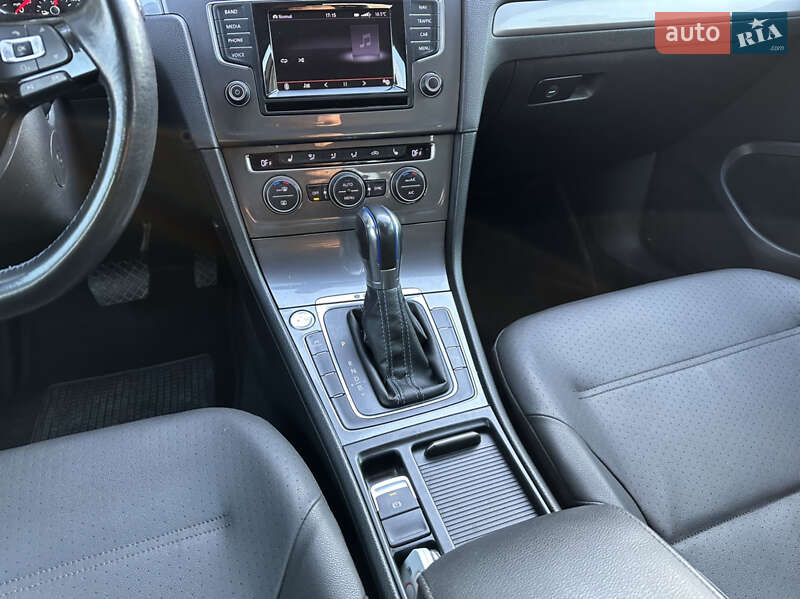 Хетчбек Volkswagen e-Golf 2015 в Дрогобичі