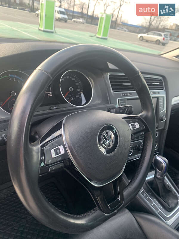 Хетчбек Volkswagen e-Golf 2015 в Одесі